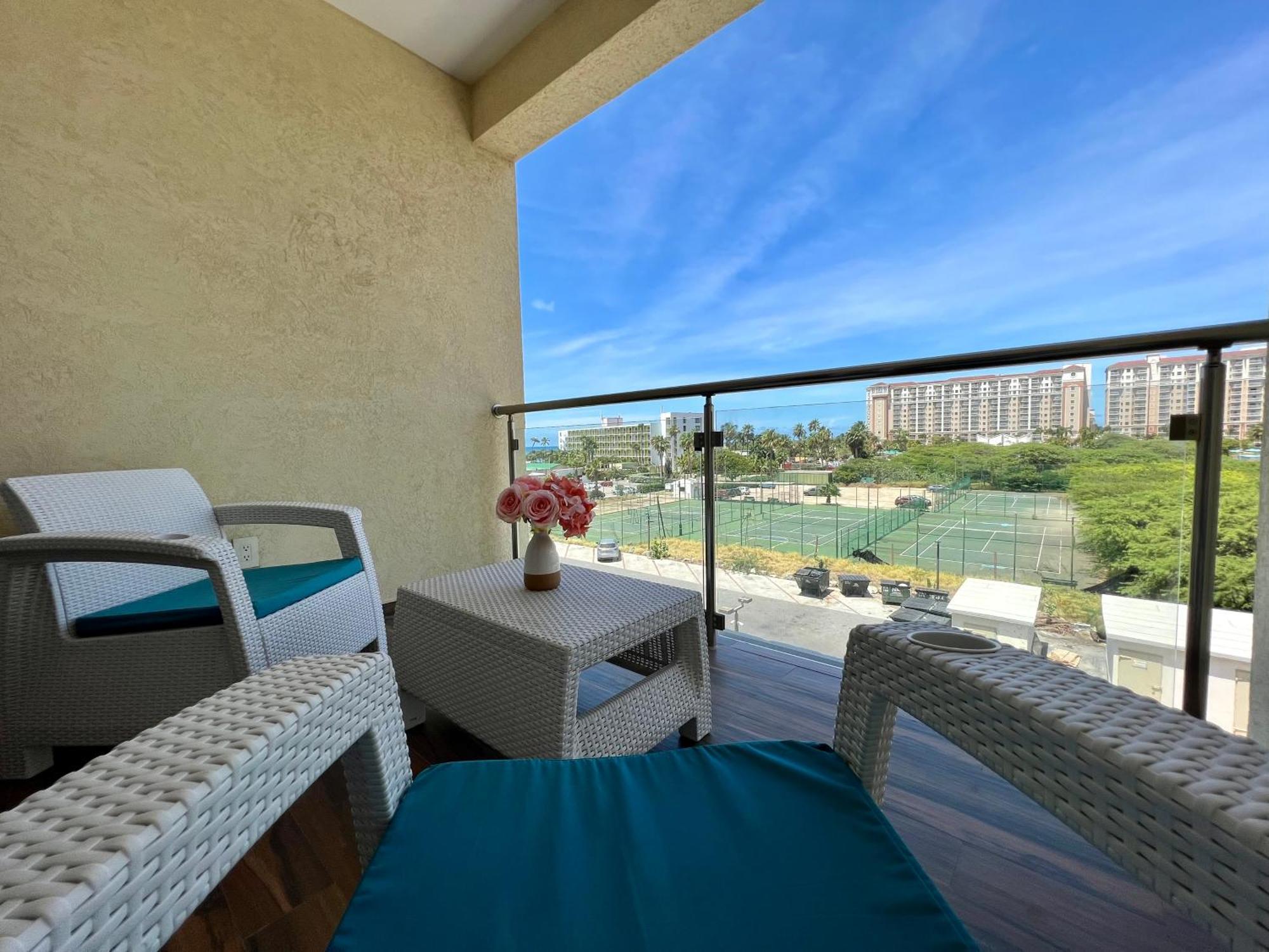 The Cove - Condo Hotel - Palm Beach Strip Екстер'єр фото